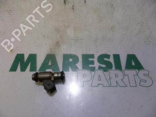 Used Injector RENAULT CLIO II (BB_, CB_) 1.6 16V (BB01, BB0H, BB0T, BB14, BB1D, BB1R, BB2KL, BB3G... (107 hp) 31452864