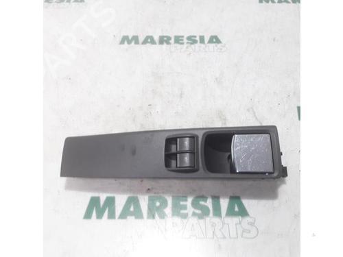 Kombi Kontakt / Stilkkontakt FIAT IDEA (350_) 1.4 16V (95 hp) 31392159