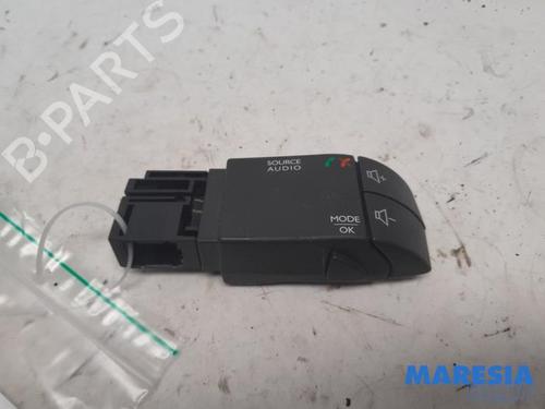 Used Switch RENAULT TRAFIC III Van (FG_) 1.6 dCi 95 (FGMJ, FGMR) (95 hp) 31448398