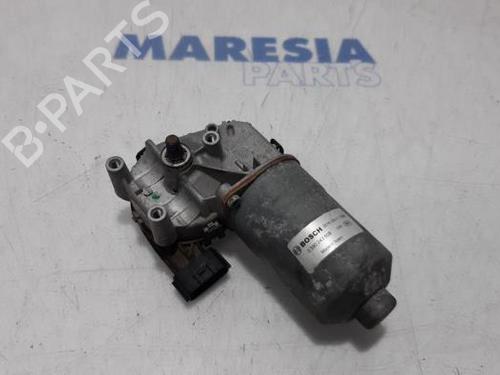 Used Front wiper motor OPEL VIVARO B Van (X82) 1.6 CDTI (05) (120 hp) 31411382