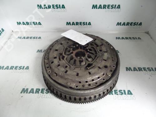 Used Flywheel RENAULT LAGUNA II (BG0/1_) 1.9 dCi (BG08, BG0G) (120 hp) 31390934