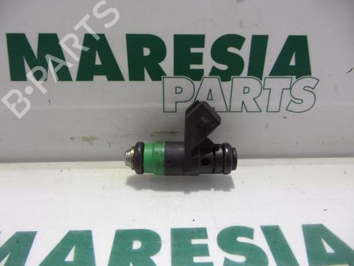 Used Injector RENAULT MEGANE II Estate (KM0/1_) 2.0 (135 hp) 31486922