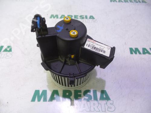 Used Heater blower motor FIAT 500 (312_) 1.3 D Multijet (312AXB1A) (75 hp) 31472940