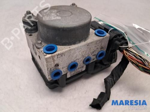 Used ABS pump FIAT 500 (312_) 1.2 (312AXA1A) (69 hp) 31469432