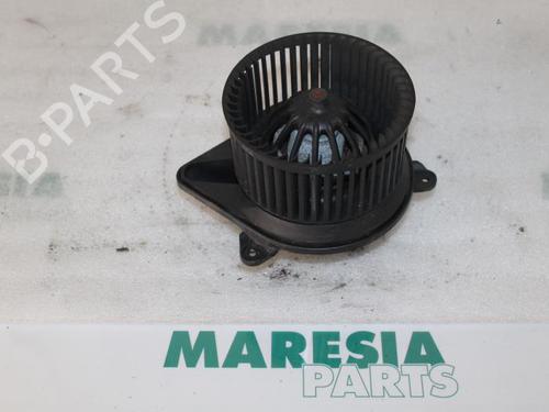 heater-blower-motor-renault-megane-i-classic-la01_-1996-1997-1998-1999-2000-2001-2002-2003-2004-2005-2006-2007-2008-31407307 main image