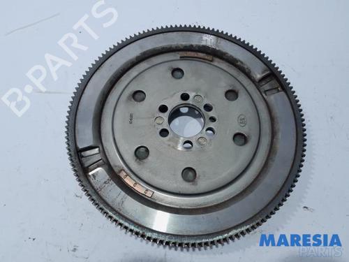 Used Flywheel RENAULT CAPTUR I (J5_, H5_) 1.2 TCe 120 (118 hp) 31523774