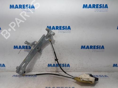 Elevador vidro trás esquerdo Elevador vidro trás esquerdo RENAULT MEGANE III Grandtour (KZ0/1) 1.4 TCe (KZ0F, KZ1V) (130 hp) 31456915 31456915
