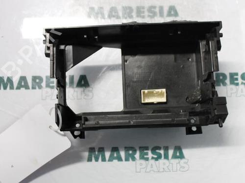 Used Display monitor RENAULT ESPACE IV (JK0/1_) 2.0 (JK0A, JK1D, JK0N) (170 hp) 31526326
