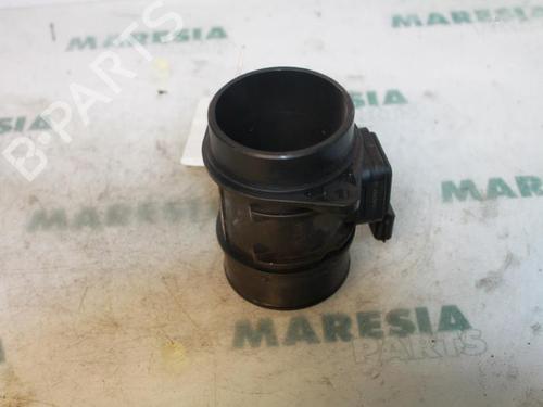 Used Mass air flow sensor RENAULT MEGANE III Grandtour (KZ0/1) 1.5 dCi (KZ0C, KZ1A) (90 hp) 31498434