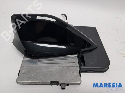 Used Antenna/Base Antenna/Base PEUGEOT 208 II (UB_, UP_, UW_, UJ_) 1.2 PureTech 100 (101 hp) 40093231 40093231