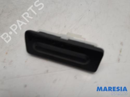 Used Switch CITROËN C4 III (BA_, BB_, BC_) ë-C4 (BCZKXC, BZCKSC) (136 hp) 31519103