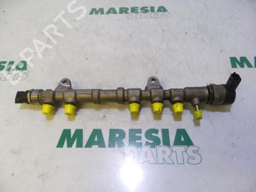 Used Injection rail FIAT GRANDE PUNTO (199_) 1.3 D Multijet (75 hp) 31462249