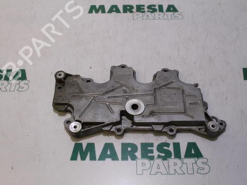 Used Valve cover RENAULT SCÉNIC II (JM0/1_) 1.6 (JM0C, JM0J, JM1B) (113 hp) 31445014