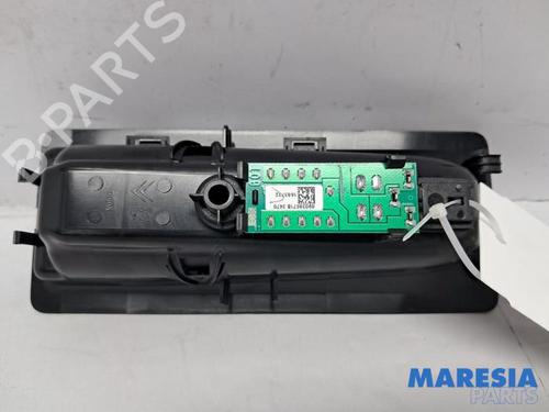 Interior roof light PEUGEOT 5008 (0U_, 0E_) 1.6 16V | BP31516431I8