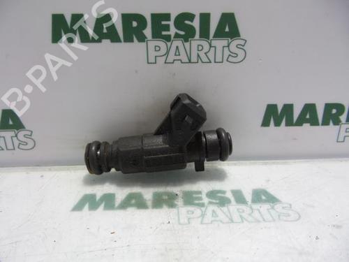 Used Injector FIAT STILO (192_) 1.2 16V (192_XA1B) (80 hp) 31496009