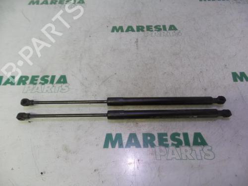 Used Tailgate lift support RENAULT CLIO IV (BH_) 1.5 dCi 90 (90 hp) 31440216
