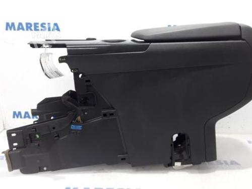 Console central PEUGEOT 3008 I MPV (0U_) 1.6 THP (156 hp) 31498830
