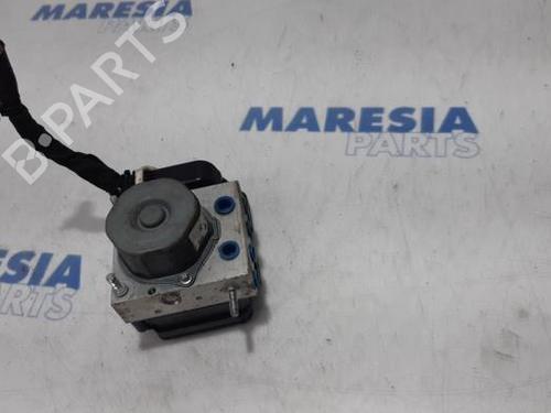 Used ABS pump PEUGEOT 308 II (LB_, LP_, LW_, LH_, L3_) 1.2 VTi 72 (82 hp) 31517977