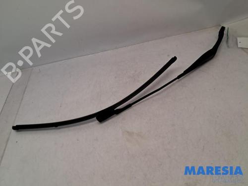 Used Front windshield wiper arm ALFA ROMEO GIULIETTA (940_) 1.4 TB (940FXB1A, 940FXB11) (170 hp) 31471406