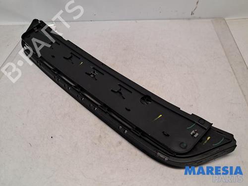 Grill CITROËN C3 III (SX) 1.2 PureTech 82 | BP31472037C40