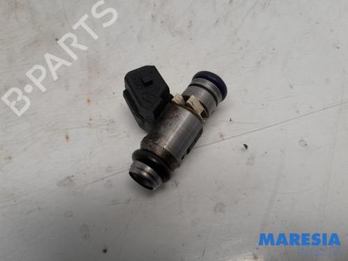 Used Injector FIAT 500 (312_) 1.2 (312AXA1A) (69 hp) 31517818
