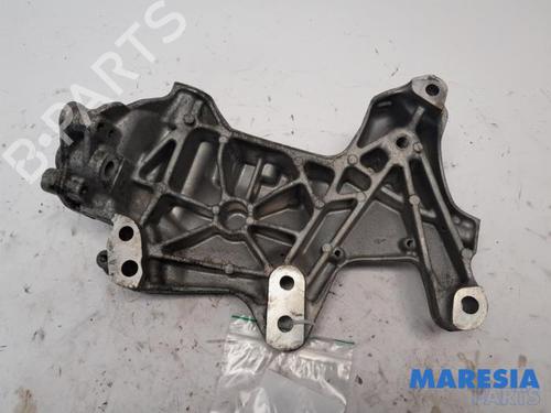 Used Gearbox mount NISSAN NV300 Van (X82) 1.6 dci 125 (125 hp) 31437265