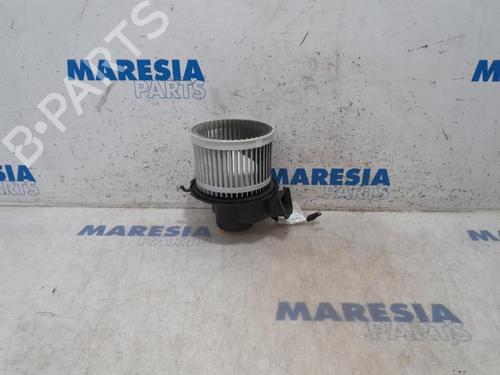 Used Heater blower motor FIAT 500 (312_) 0.9 (312AXG1A, 312.AXG11) (86 hp) 31524174