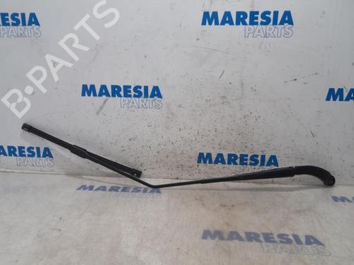 Vindspejlsviskerarm RENAULT CAPTUR I (J5_, H5_) 1.3 TCe 150 (J5NK, J5JS) (150 hp) 31472297