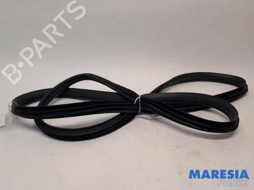 Used Rubber door seal Rubber door seal ALFA ROMEO GIULIETTA (940_) 1.8 TBi (940FXC1A) (230 hp) 39932306 39932306