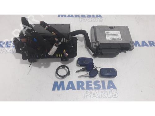 Used Engine control unit (ECU) FIAT PANDA (169_) 1.2 (169.AXB11, 169.AXB1A) (60 hp) 31525995
