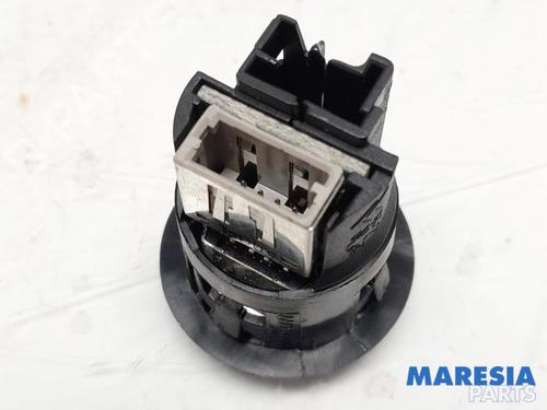 Other PEUGEOT 208 I (CA_, CC_) 1.2 VTI 82 | BP31460157O1