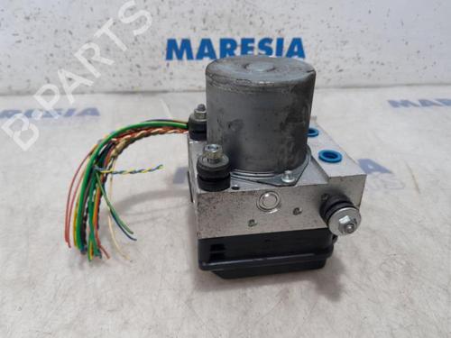 Used ABS pump PEUGEOT 5008 (0U_, 0E_) 1.6 HDi (112 hp) 31405390