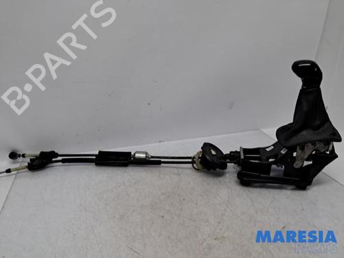 Used Gear lever CITROËN C4 CACTUS 1.2 THP 110 (110 hp) 31449877