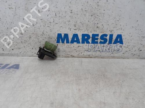 Used Electronic sensor FIAT GRANDE PUNTO (199_) 1.3 D Multijet (84 hp) 31477366