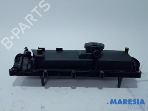 Used Valve cover RENAULT MEGANE III Grandtour (KZ0/1) 1.5 dCi (KZ09, KZ0D, KZ1G, KZ29, KZ14, KZ1W, KZ10, KZ1F,... (110 hp) 31531713