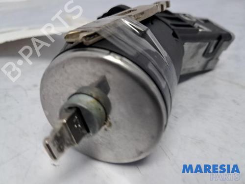 Used Ignition barrel PEUGEOT 208 I (CA_, CC_) 1.2 VTI 82 (82 hp) 31497783