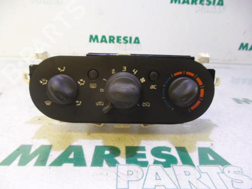 Used Climate control RENAULT TWINGO II (CN0_) 1.2 (CN0D) (58 hp) 31450411