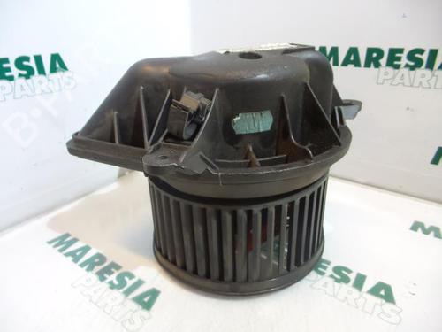 Used Heater blower motor RENAULT TRAFIC II Van (FL) 1.9 dCi 100 (FL0C, FL0K, FL0B) (101 hp) 31445969