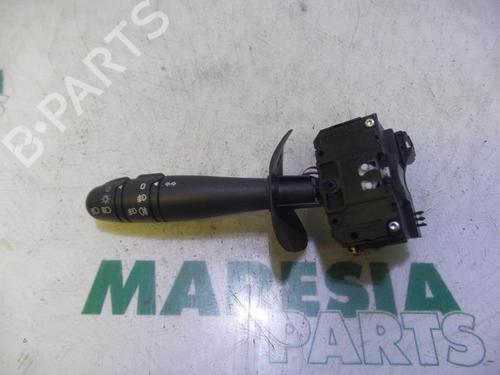 steering-column-stalk-renault-clio-ii-bb_-cb_-1998-1999-2000-2001-2002-2003-2004-2005-2006-2007-2008-2009-2010-2011-2012-2013-2014-2015-2016-31437198 main image