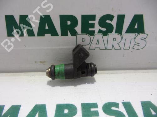Used Injector RENAULT MEGANE II Estate (KM0/1_) 2.0 (135 hp) 31535020
