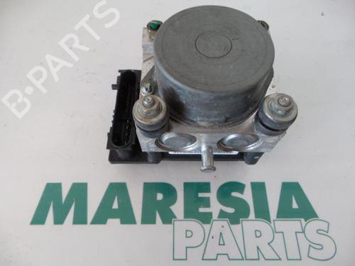 Used ABS pump RENAULT CLIO III (BR0/1, CR0/1) 1.5 dCi (C/BR0G, C/BR1G) (68 hp) 31524892