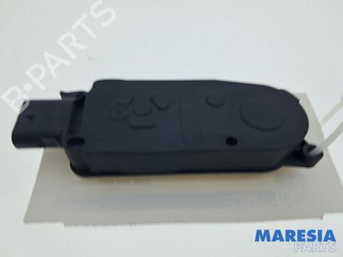 Used Pipe Pipe PEUGEOT 3008 II SUV (MC_, MR_, MJ_, M4_) Hybrid (224 hp) 32487179 32487179