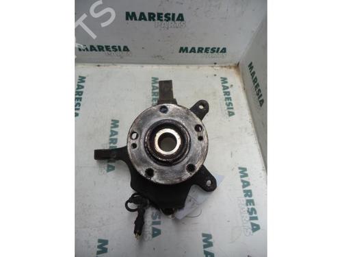 Used Right front steering knuckle RENAULT LAGUNA II (BG0/1_) 1.9 dCi (BG08, BG0G) (120 hp) 31497277