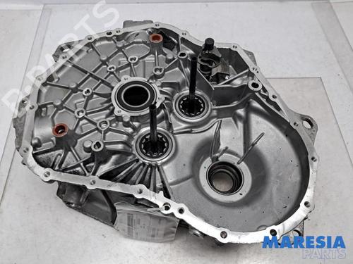 Used Manual Gearbox (For Parts) RENAULT CAPTUR I (J5_, H5_) 1.2 TCe 120 (120 hp) 31404759