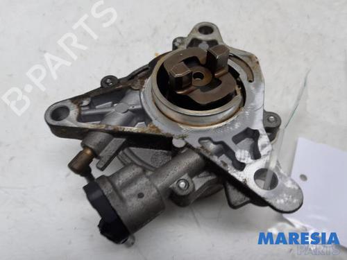 Used Vacuum pump FIAT 500 (312_) 0.9 (312AXG1A, 312.AXG11) (86 hp) 31443643