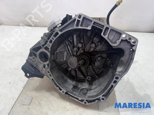 Used Gearbox Gearbox RENAULT CLIO IV Grandtour (KH_) 1.2 TCe 120 (KHAU) (118 hp) 39726006 39726006