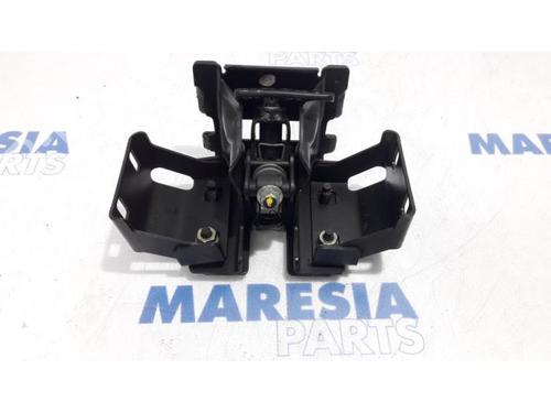 BP31389535O1 main image