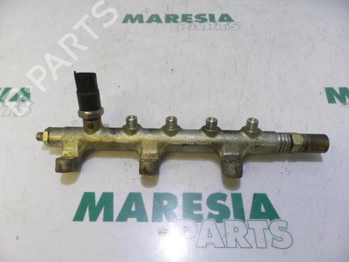 Used Injection rail RENAULT MASTER II Bus (JD) 2.2 dCI 90 (JD0G, JD0N, JD1N) (90 hp) 31426997