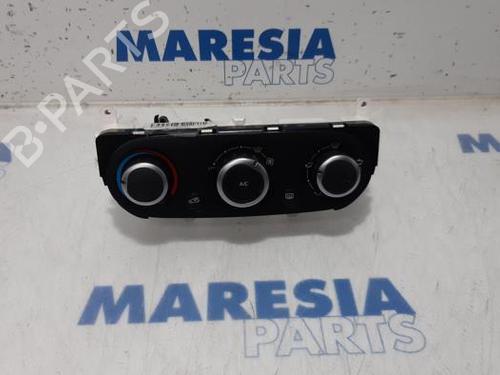 Used Climate control RENAULT CLIO IV (BH_) 0.9 TCe 90 (BHNF, BHMA, BHMH, BHJK, BHJR) (90 hp) 31493425