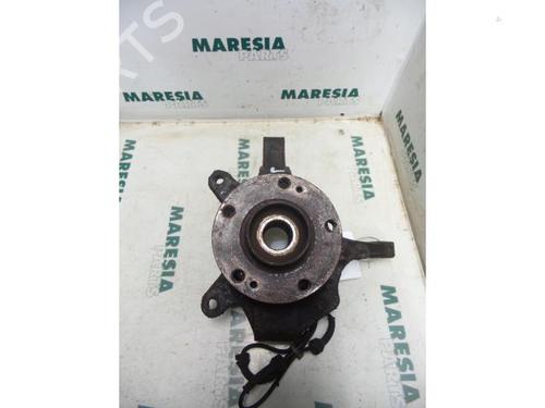 Used Left front steering knuckle Left front steering knuckle RENAULT LAGUNA II (BG0/1_) 2.0 16V (BG00, BG0K, BG0P, BG0W) (135 hp) 31389572 31389572